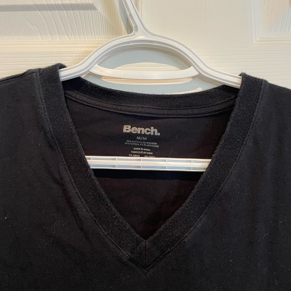 Women’s Bench vneck - Picture 3 of 4